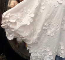 Load image into Gallery viewer, Armani - DAISY WHITE
