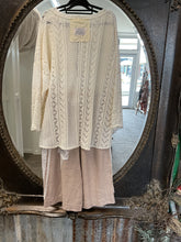 Load image into Gallery viewer, Shorts - BLUSH LINEN
