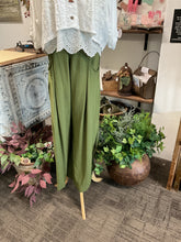 Load image into Gallery viewer, Pocket Pants - OLIVE
