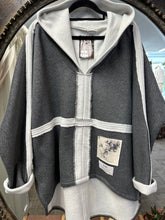 Load image into Gallery viewer, Grey cotton fleece sweatshirt
