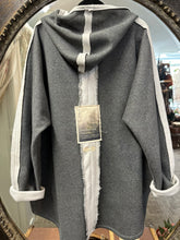 Load image into Gallery viewer, Grey cotton fleece sweatshirt
