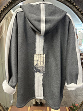 Load image into Gallery viewer, Grey cotton sweatshirt
