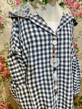 Load image into Gallery viewer, Gingham hooded shirt
