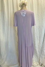 Load image into Gallery viewer, Lilac viscose dress
