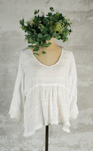 Load image into Gallery viewer, Cotton Estelle top with lace detail sleeve
