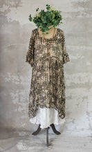 Load image into Gallery viewer, Viscose dress
