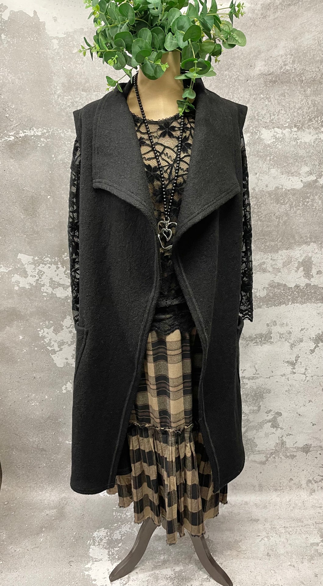 Black merino viscose sleeveless coat