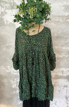 Load image into Gallery viewer, Emerald green crushed rayon Daisy dress

